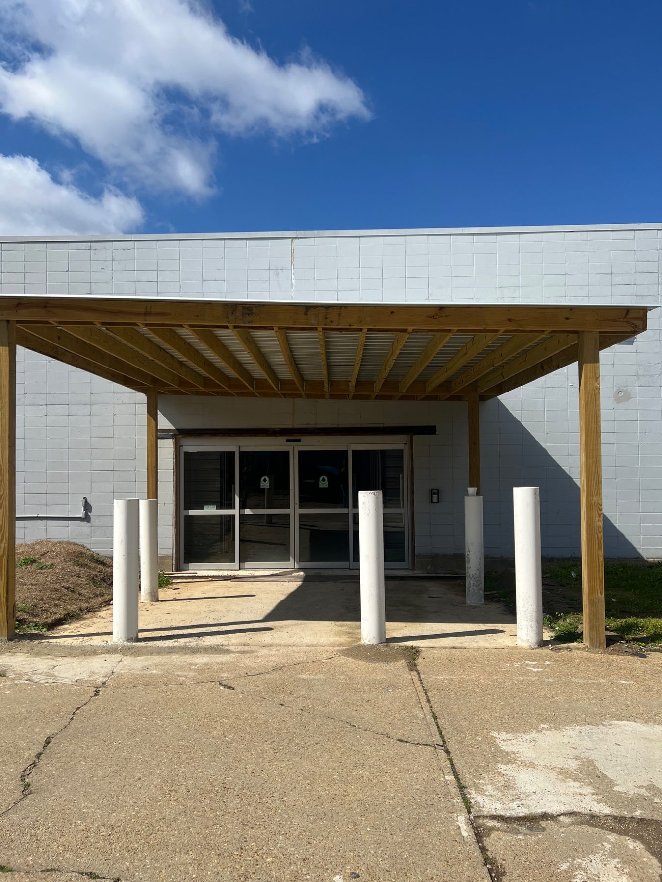 Covered entrance area